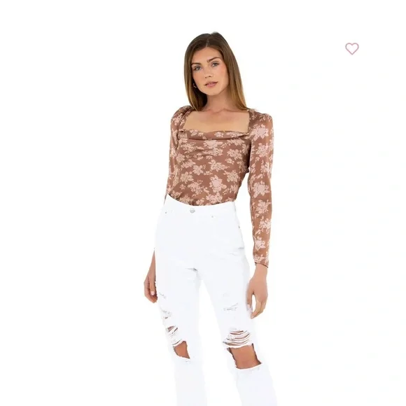 ASTR THE LABEL FLORAL LONG SLEEVE BACK CUTOUT TOP - Picture 3 of 5